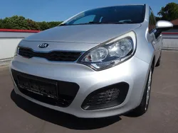 Silber Gebraucht 2014 Kia Rio Edition 7 Limousine | 6.490 € (Fairer Preis)