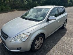 Silber Gebraucht 2007 Kia Ceed Limousine | 3.990 € (Etwas zu teuer)