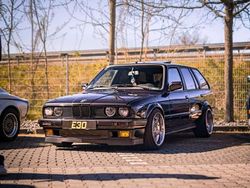 Schwarz Gebraucht 1989 BMW 325 Sport Line Kombi | 15.000 €