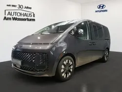 Grau Gebraucht 2023 Hyundai Staria Signature Van | 45.999 € (Fairer Preis)
