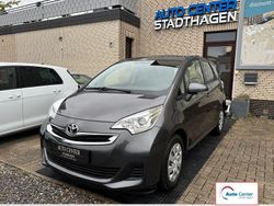 Grau Gebraucht 2015 Toyota Verso-S Life Van / Kleinbus | 12.990 € (Teuer)