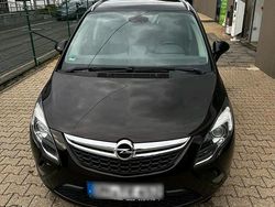 Braun Gebraucht 2012 Opel Zafira Tourer Van / Kleinbus | 6.850 € (Etwas zu teuer)