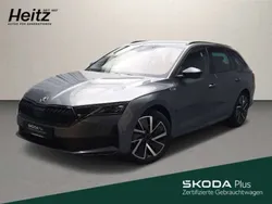Graphite grau metallic Gebraucht 2024 Skoda Octavia SportLine Kombi | 36.190 € (Teuer)