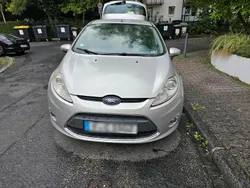Silber Gebraucht 2010 Ford Fiesta Kleinwagen | 2.100 € (Guter Preis)
