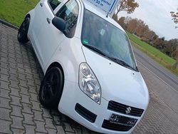 Weiß Gebraucht 2011 Suzuki Splash Kleinwagen | 3.800 €