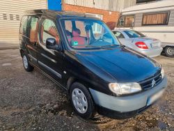 Schwarz Gebraucht 2002 Citroën Berlingo Van / Kleinbus | 1.999 € (Fairer Preis)
