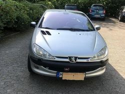 Silber Gebraucht 2002 Peugeot 206 CC Cabrio | 1.500 € (Etwas zu teuer)