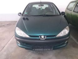 Grün Gebraucht 1999 Peugeot 206 Kleinwagen | 499 € (Guter Preis)