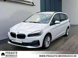 Mineralweiss Gebraucht 2022 BMW 220 Van / Kleinbus | 19.499 €