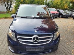 Blau Gebraucht 2017 Mercedes V220 Van / Kleinbus | 26.900 € (Superpreis)