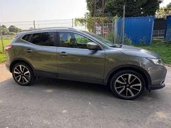 Grau Gebraucht 2014 Nissan Qashqai Tekna SUV | 12.900 € (Etwas zu teuer)