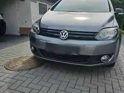 Grau Gebraucht 2012 VW Golf Plus Match Van / Kleinbus | 11.100 € (Etwas zu teuer)