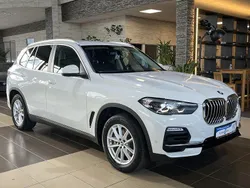Weiß Gebraucht 2021 BMW X5 Comfort Edition SUV | 39.800 €