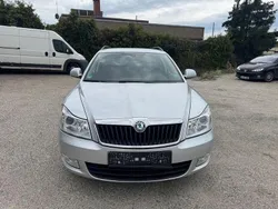 Silber Gebraucht 2011 Skoda Octavia Ambiente Kombi | 2.950 € (Guter Preis)