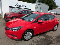 Rot Gebraucht 2019 Opel Astra Selection Limousine | 12.980 € (Fairer Preis)