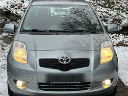 Grau Gebraucht 2008 Toyota Yaris Kleinwagen | 3.600 € (Fairer Preis)