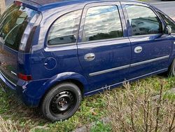 Blau Gebraucht 2010 Opel Meriva Van / Kleinbus | 1.850 €