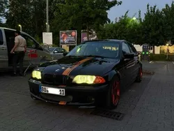 Schwarz Gebraucht 2001 BMW 330 Limousine | 5.100 € (Etwas zu teuer)