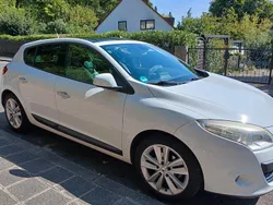 Weiß Gebraucht 2011 Renault Mégane III Limousine | 5.800 € (Fairer Preis)