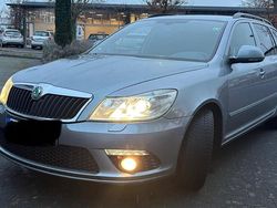 Grau Gebraucht 2012 Skoda Octavia Kombi | 4.999 € (Fairer Preis)