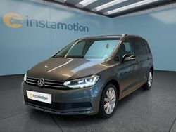 Grau Gebraucht 2019 VW Touran Van / Kleinbus | 26.099 € (Fairer Preis)