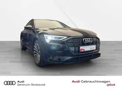 Brillantschwarz Gebraucht 2021 Audi e-tron Advanced Plus SUV | 41.800 € (Etwas zu teuer)
