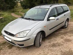 Silber Gebraucht 2002 Ford Focus Finesse Kombi | 800 € (Fairer Preis)