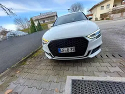 Weiß Gebraucht 2019 Audi A3 Sportback Sport Kombi | 18.000 € (Etwas zu teuer)