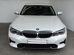 Mineralweiss met. Gebraucht 2022 BMW 320e Sport Line Limousine | 27.499 € (Fairer Preis)
