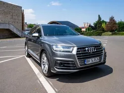Grau Gebraucht 2017 Audi SQ7 Sport SUV | 59.000 €