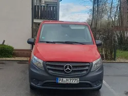 Rot Gebraucht 2016 Mercedes Vito Van / Kleinbus | 12.000 € (Etwas zu teuer)
