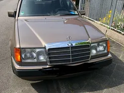 Gebraucht 1990 Mercedes E200 Limousine | 10.500 €