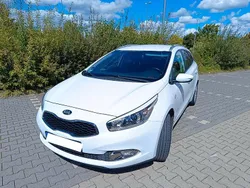 Weiß Gebraucht 2015 Kia Ceed Sportswagon FIFA World Cup Edition Kombi | 8.999 € (Fairer Preis)