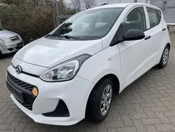 Weiß Gebraucht 2017 Hyundai i10 Basis Kleinwagen | 3.800 € (Fairer Preis)