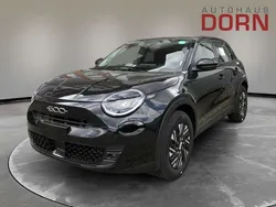 Schwarz Neu 2025 Fiat 600E Red SUV | 34.590 €