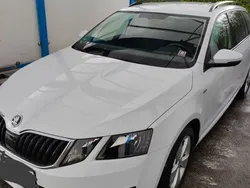Weiß Gebraucht 2019 Skoda Octavia Soleil Kombi | 17.250 € (Etwas zu teuer)