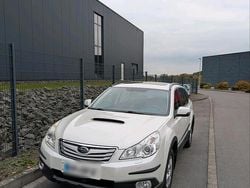 Weiß Gebraucht 2012 Subaru Outback SUV | 3.800 € (Fairer Preis)