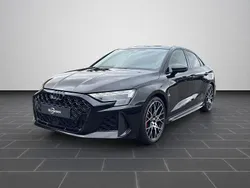 Mythosschwarz metallic (metallic) Gebraucht 2025 Audi RS3 Advanced Kleinwagen | 76.980 € (Teuer)
