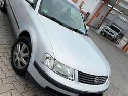 Silber Gebraucht 1999 VW Passat Limousine | 1.500 € (Fairer Preis)