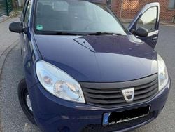 Blau Gebraucht 2009 Dacia Sandero Kleinwagen | 1.500 € (Guter Preis)