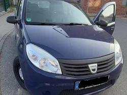 Blau Gebraucht 2009 Dacia Sandero Kleinwagen | 1.500 € (Guter Preis)