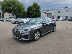 Grau Gebraucht 2022 Audi A3 Sportback S-Line Limousine | 27.999 € (Etwas zu teuer)
