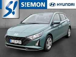 Gruen Neu 2024 Hyundai i20 Select Limousine | 17.630 € (Fairer Preis)