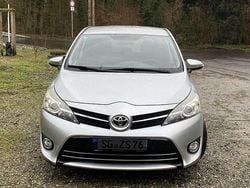 Grau Gebraucht 2014 Toyota Verso Executive Van / Kleinbus | 5.750 €