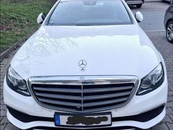 Weiß Gebraucht 2016 Mercedes E220 Avantgarde Limousine | 23.000 € (Fairer Preis)