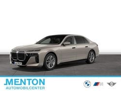 Grau Gebraucht 2024 BMW 750e M Sport Limousine | 97.004 € (Superpreis)