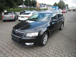 Schwarz Gebraucht 2014 Skoda Octavia Elegance Kombi | 6.950 € (Superpreis)