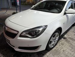 Weiß Gebraucht 2016 Opel Insignia Kombi | 10.100 € (Fairer Preis)