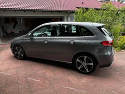 Grau Gebraucht 2019 Mercedes B250 Progressive Van / Kleinbus | 23.500 € (Fairer Preis)