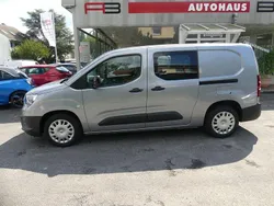 Grau Gebraucht 2022 Opel Combo Van / Kleinbus | 16.990 € (Etwas zu teuer)